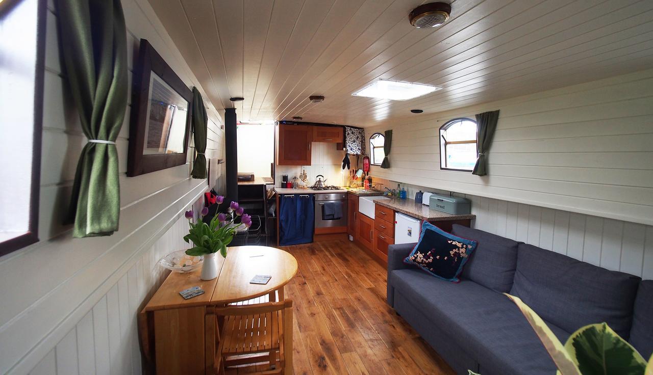 Roisin Dubh Houseboat Otel Sallins Dış mekan fotoğraf