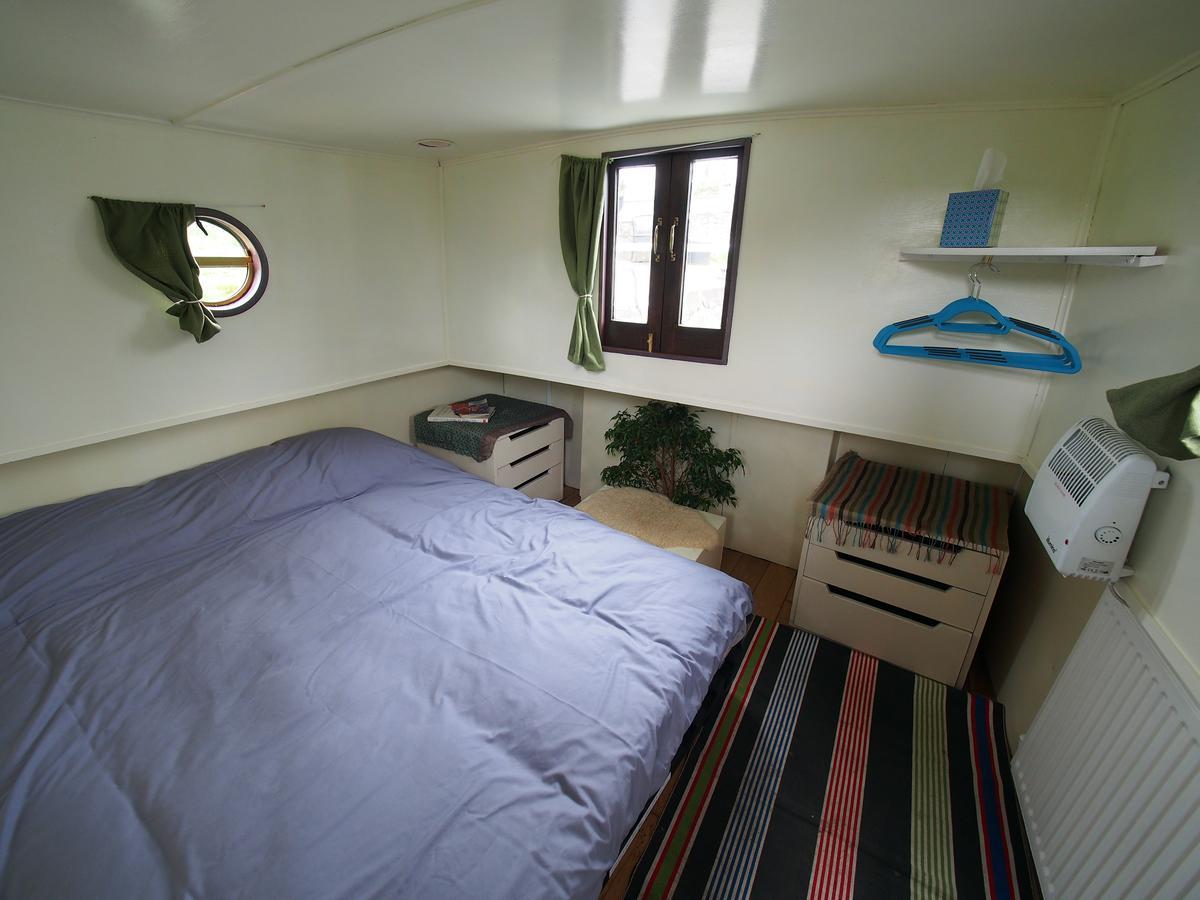 Roisin Dubh Houseboat Otel Sallins Dış mekan fotoğraf