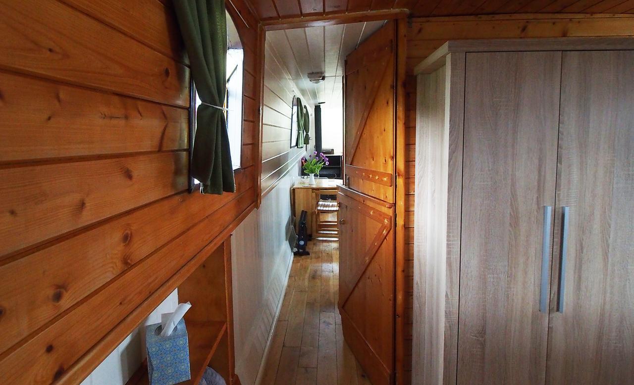 Roisin Dubh Houseboat Otel Sallins Dış mekan fotoğraf